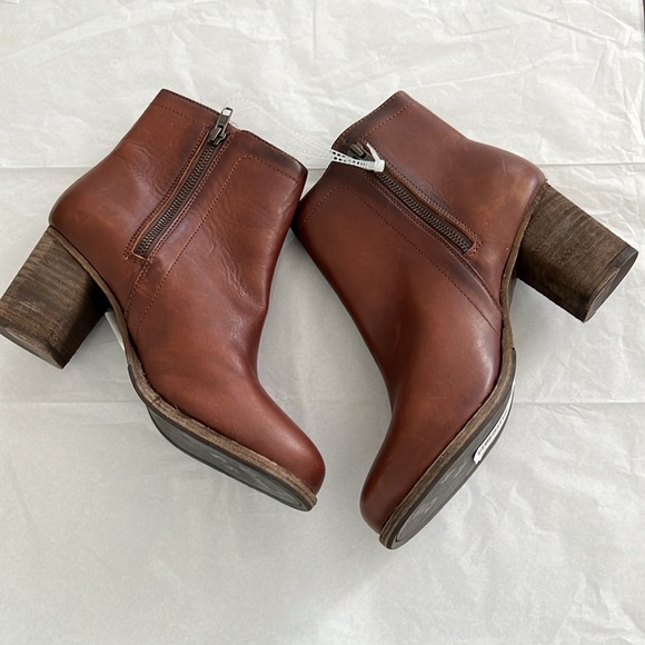 Frye Addie Double Zip Leather Booties - Picture 8 of 16